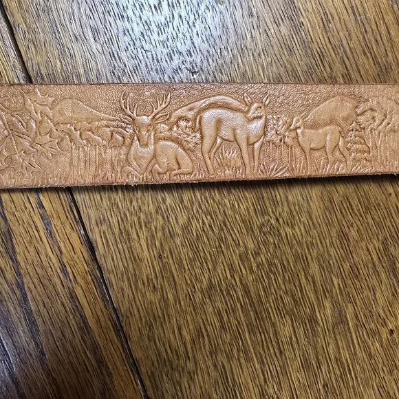 Vintage Western Genuine Leather Tooled Belt Deer Forest Scene Made USA Hunting - Picture 5 of 13